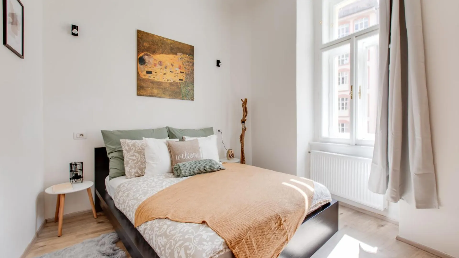 Romantic Apartment By The Park - Uaka7 Πράγα