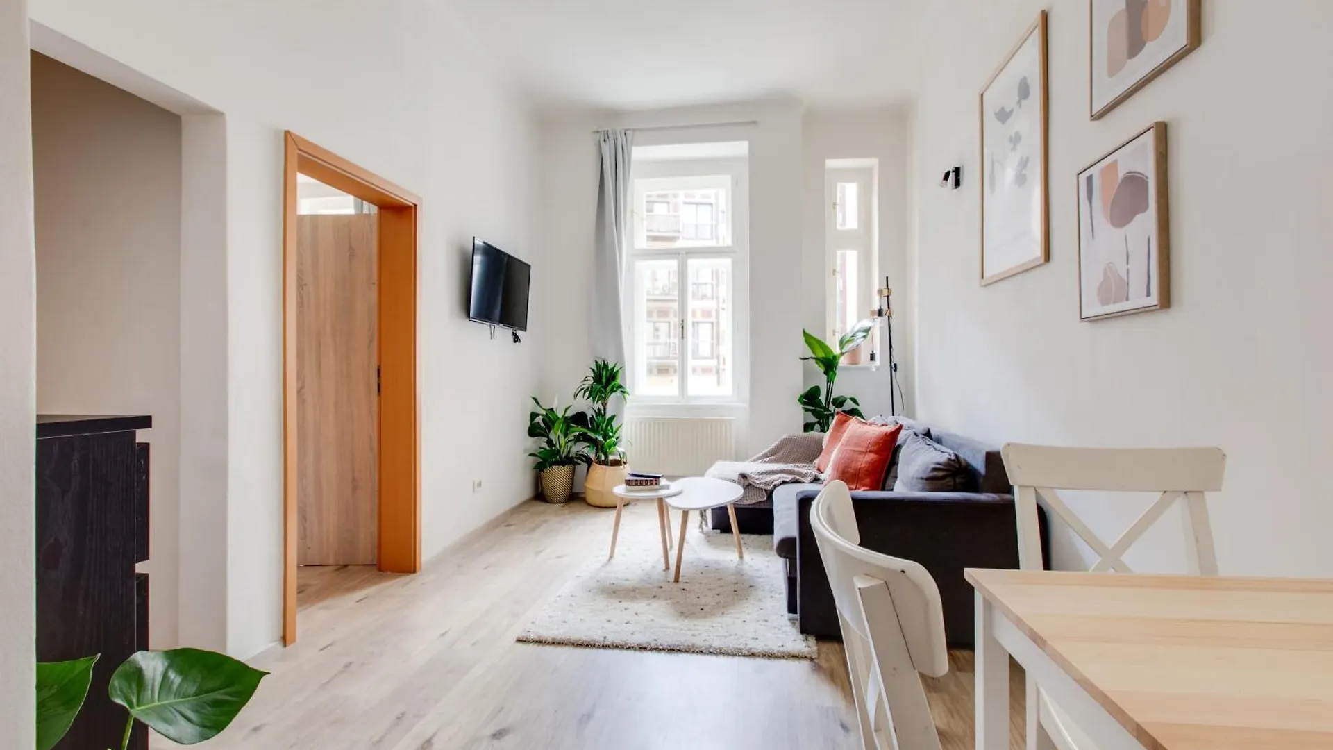 Romantic Apartment By The Park - Uaka7 Πράγα