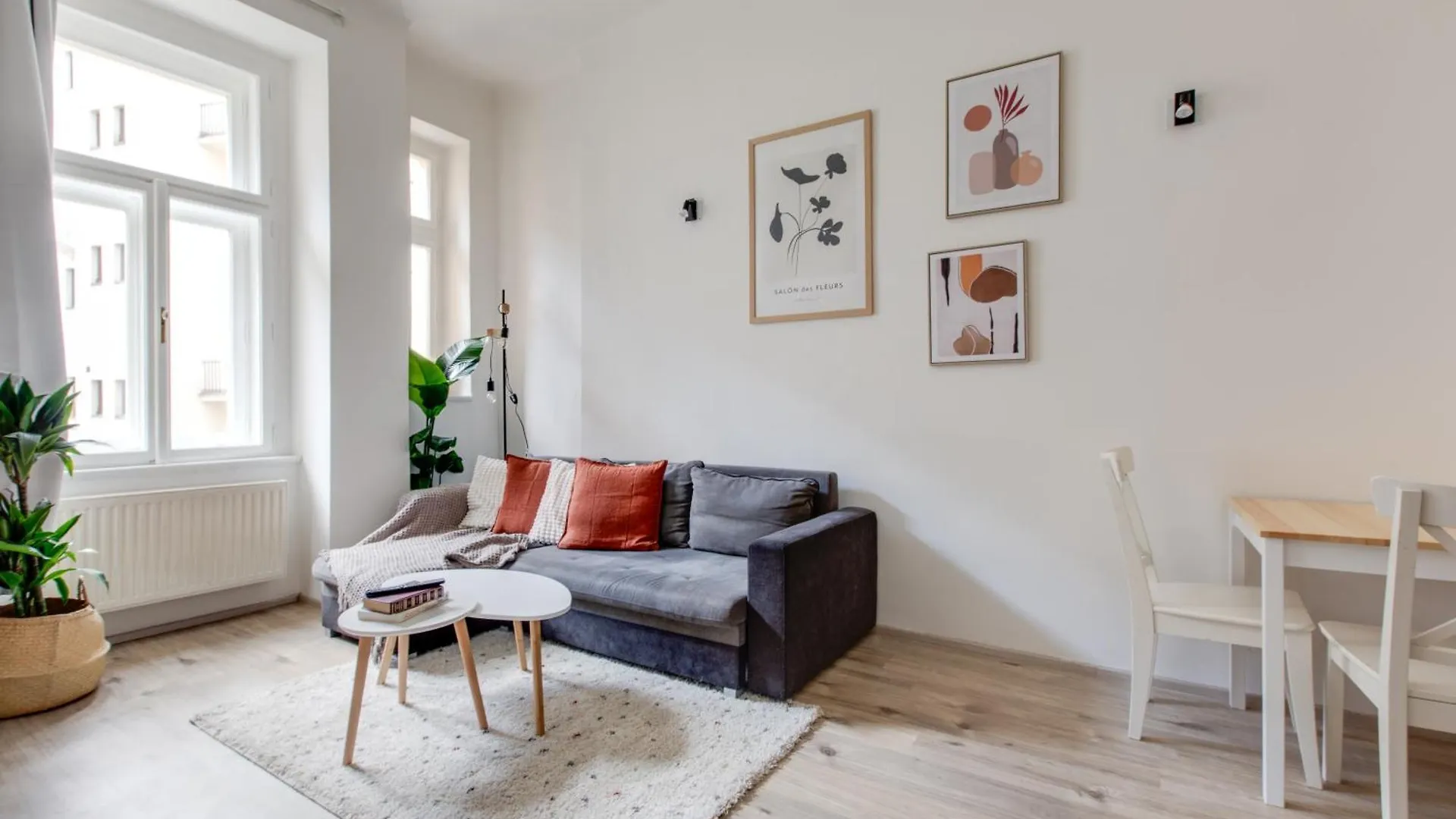Romantic Apartment By The Park - Uaka7 Πράγα
