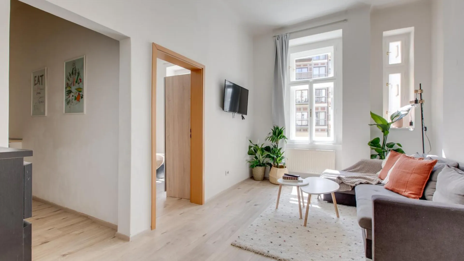Romantic Apartment By The Park - Uaka7 Prag